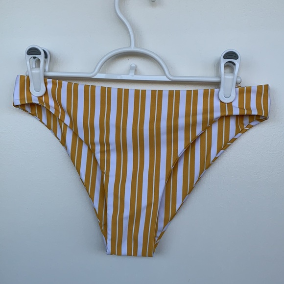 2/$18 Super cute striped bikini set - Picture 4 of 8
